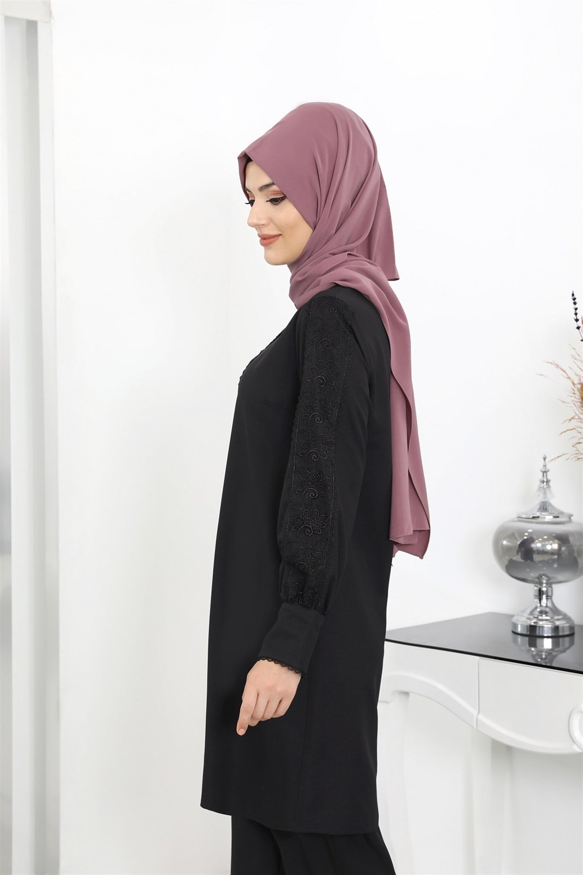 Black Modest Elegant Long Tunic and Trouser Two-Piece Set