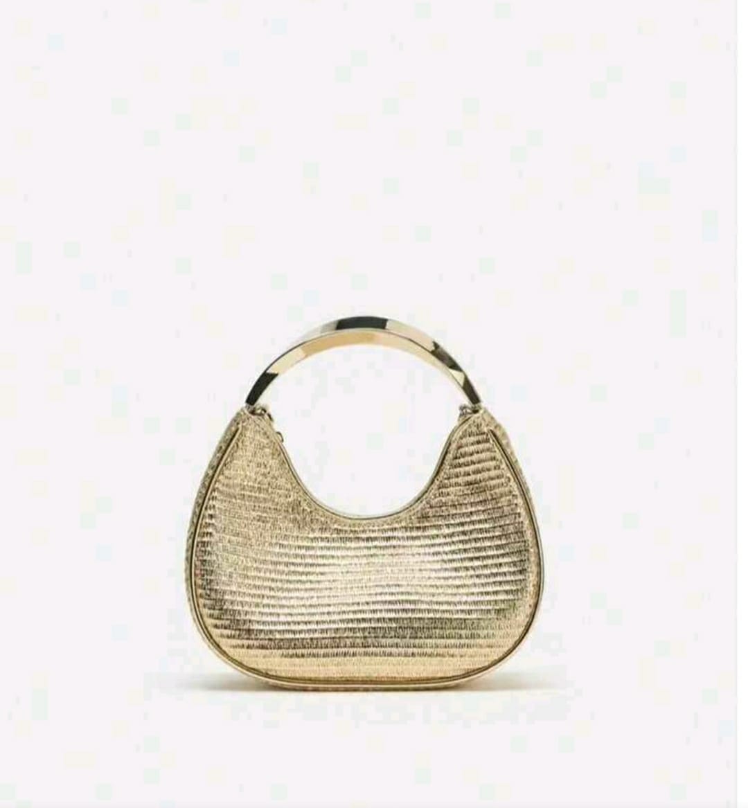 Fashionable Woven Handbag with Golden Handle