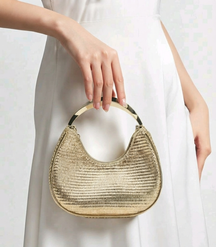 Fashionable Woven Handbag with Golden Handle